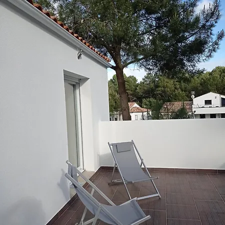 Maison Charmante A Avec Jardin Clos Сasa de vacaciones *