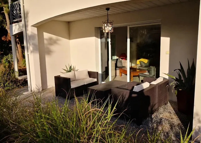 Maison De 3 A Sur A 800 M De La Avec Jardin Clos *