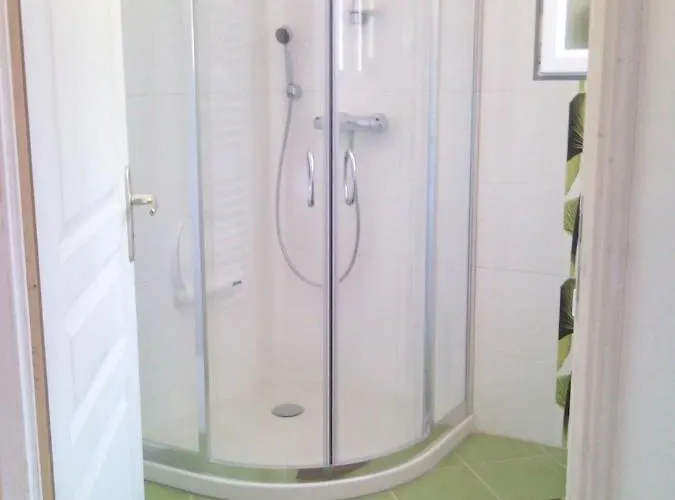 Maison De 3 A Sur A 800 M De La Avec Jardin Clos Hébergement de vacances *